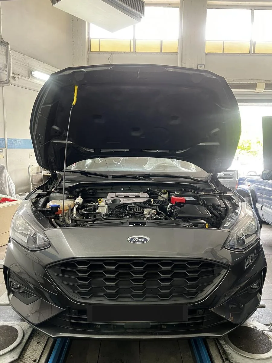 Ford Focus στο service